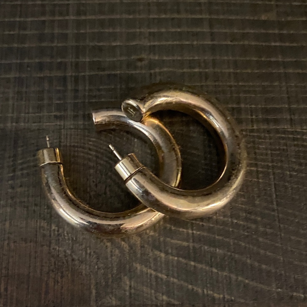 Jennifer fisher hoop earring!!